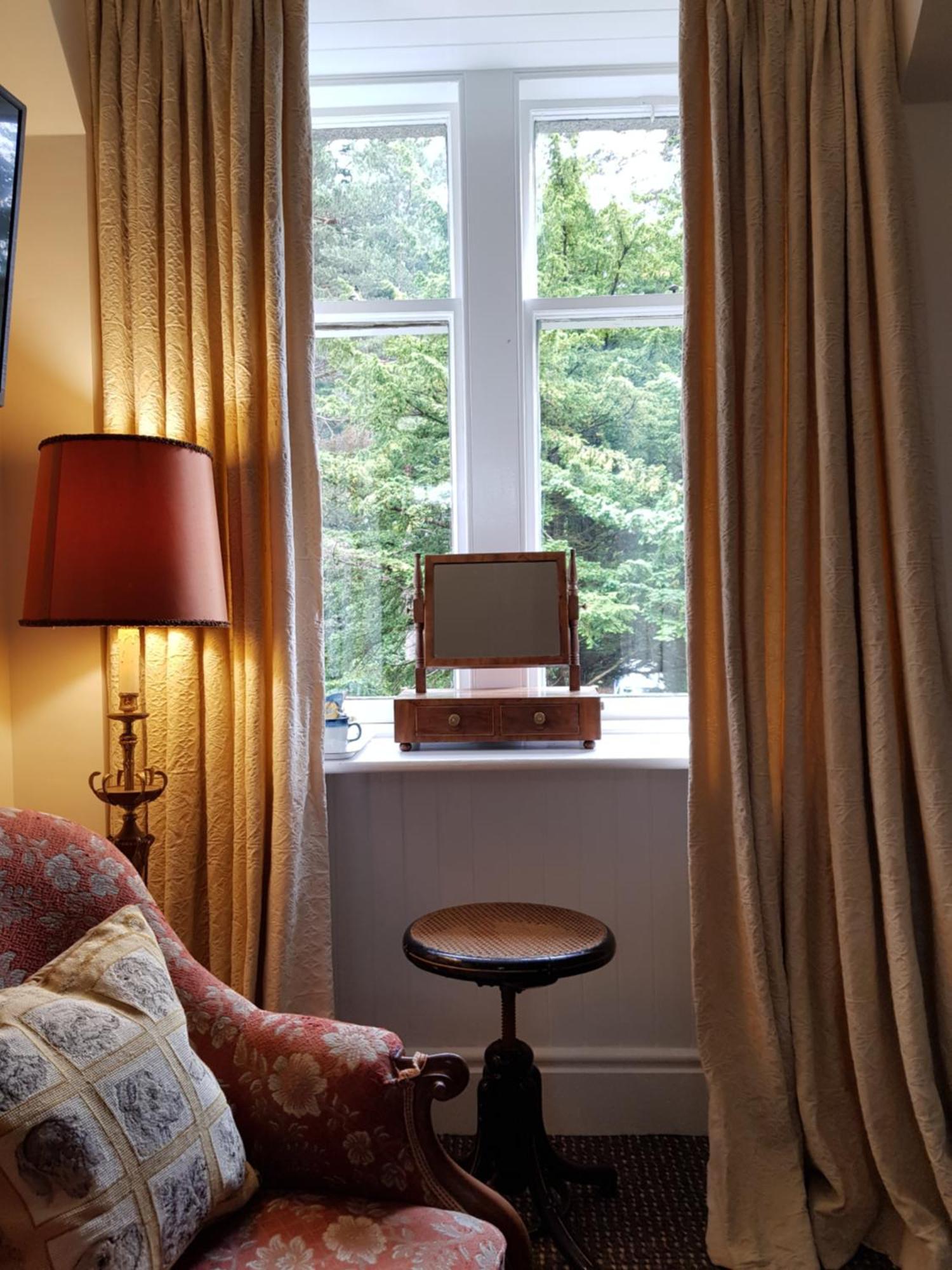 Cambus O' May Traditional Highland Hotel Ballater Chambre photo