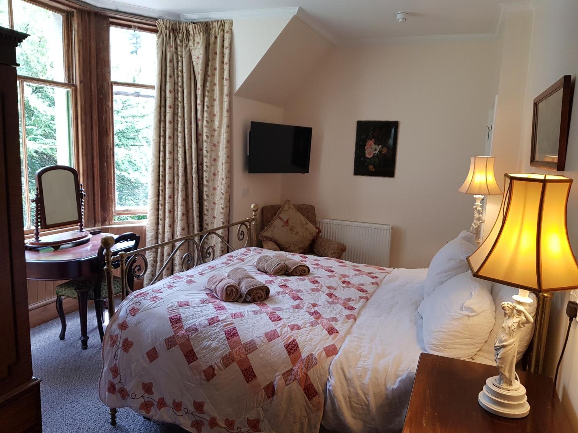Cambus O' May Traditional Highland Hotel Ballater Chambre photo